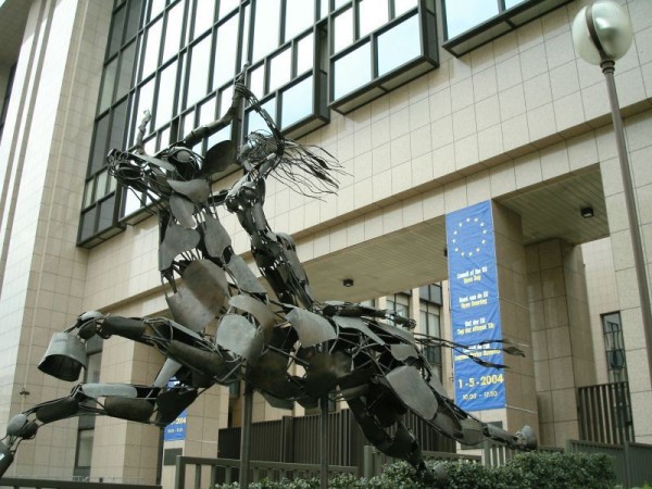 Europa-Statue-EU-Headquarters-Brussels-600x450.jpg